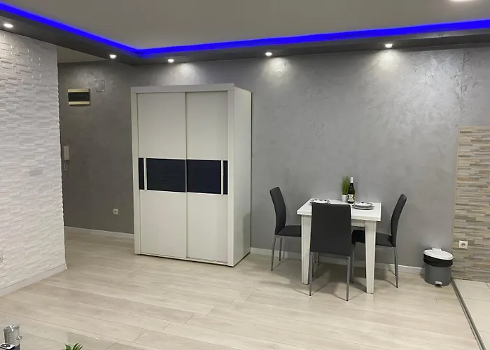 Infinity Apartman Obrenovac, Sa Parkingom Privatnim